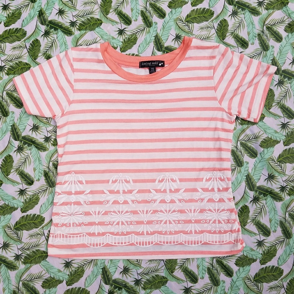 •3\$15• Living Doll Crop Tee